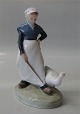 Kgl. figur fra 
Royal 
Copenhagen 0528 
Lille gåsepige 
19 cm Chr 
Thomsen 1903 I 
hel og fin 
stand ...