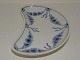 Empire
Moon shaped 
plate 19.5 cm. 
#41