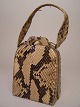 Taske af 
slangeskind. 
Pyton. Ca. 
1930-40 h:20 
b:15
