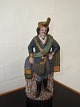 Gammel 
terracotta 
figur med 
bemaling.
Skotsk 
adelsmand i 
kilt.
Højde 24½ cm.