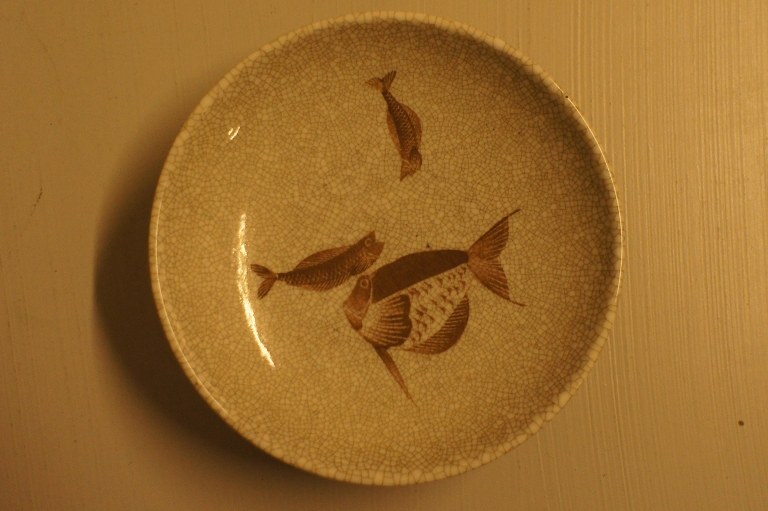 B & G Craquele bowl with fish. 17 cm. in diameter.
