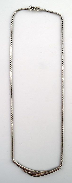 Danish design sterling silver necklace in modern design.
