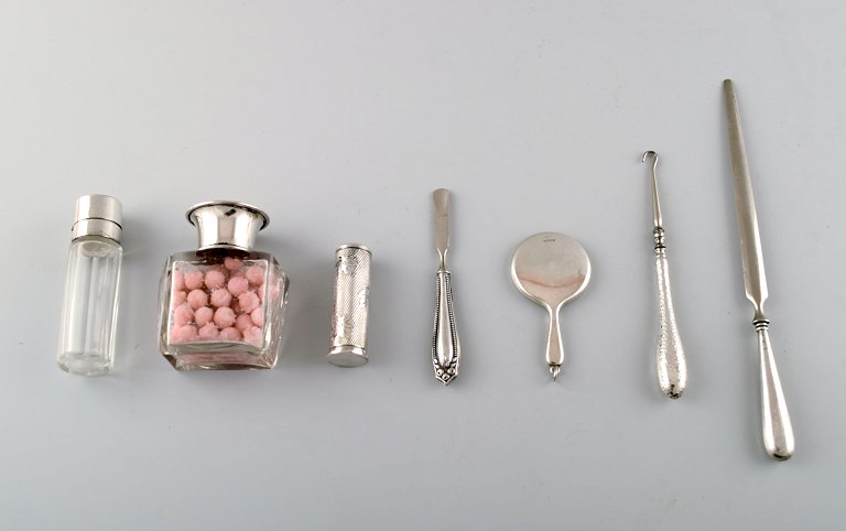 Collection of British silver, objects for necessaire, early 1900