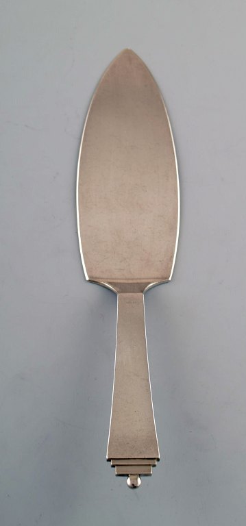 Georg Jensen sterling silver pyramid large serving spade / cake spade in all 
sterling silver.
3 pieces. in stock.