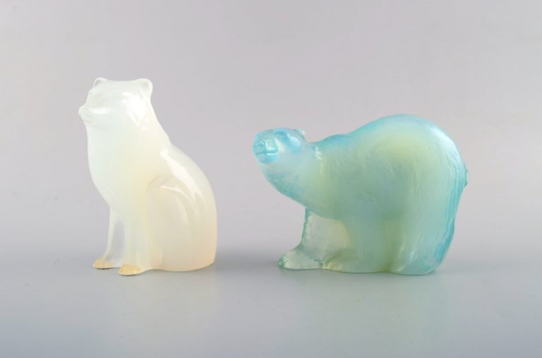 Paul Hoff for Svenskt glas. To figurer i form af isbjørn og polarræv udført i 
kunstglas. WWF.
