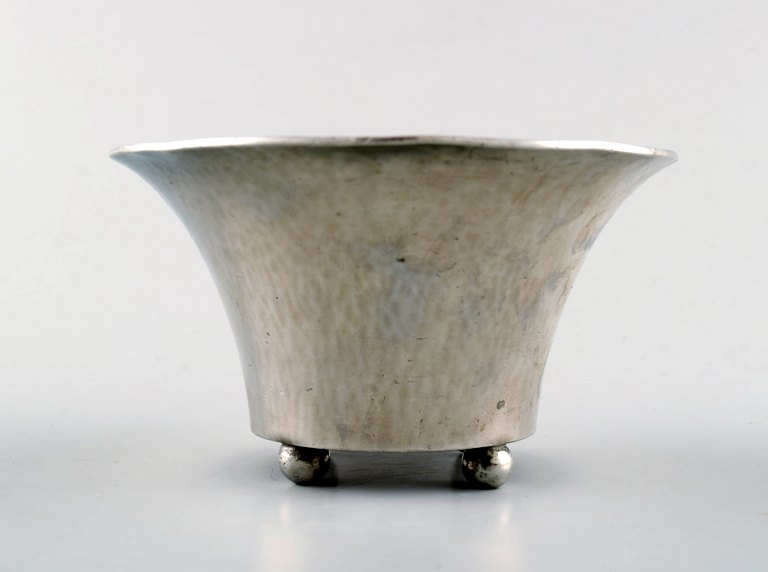 Early Just Andesen bowl in pewter on round feet.
