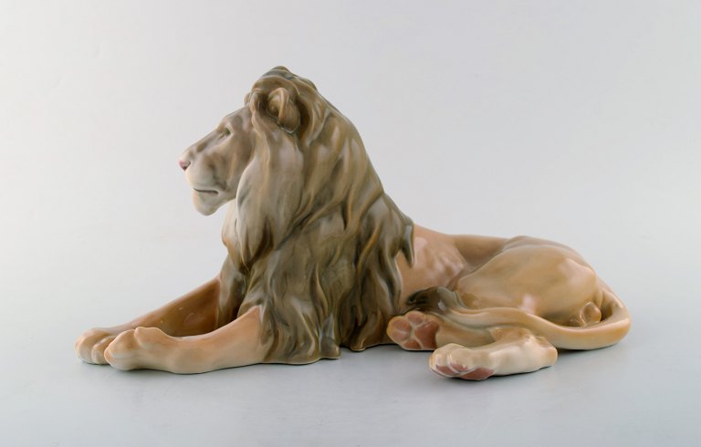 B & G / Bing & Grondahl - Lying lion - number 1793.
