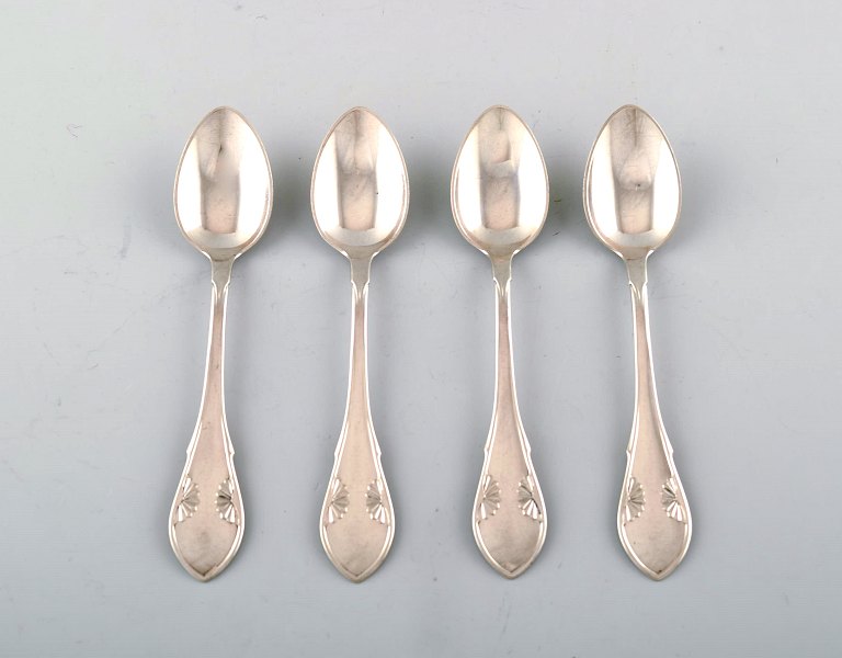 Cohr, set of 4 coffee spoons in silver (830). 1933.

