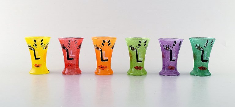 Ulrica Hydman Vallien for Kosta Boda. Set of six glasses in mouth blown art 
glass decorated with women