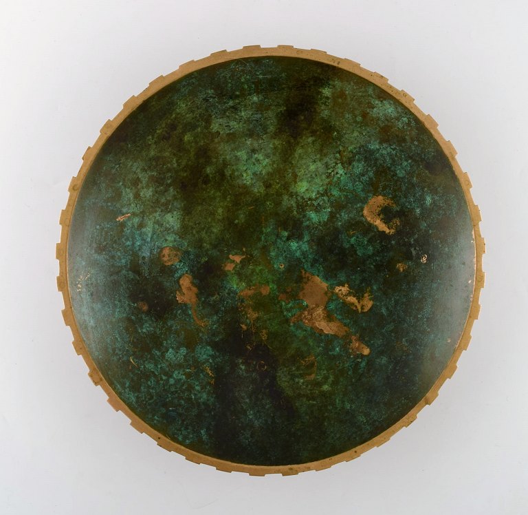 Large Tinos art deco bowl in bronze.
Denmark, 1940