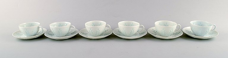 Freidl Holzer Kjellberg for Arabia. Complete 6 person coffee service in rice 
porcelain. Mid-1900.