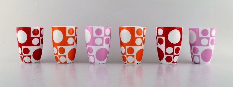 Verner Panton. Six porcelain mugs with geometric pattern. Late 20th century.

