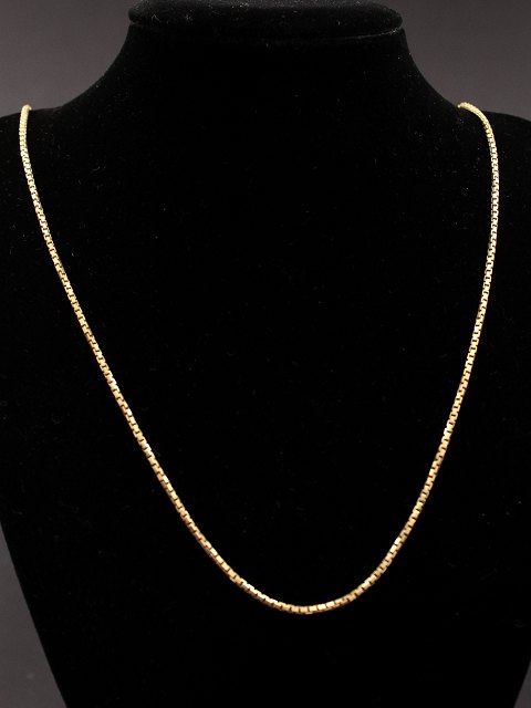 18 carat gold necklace