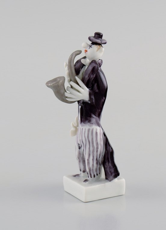 Peter Strang (f.1936) for Meissen. Figur i håndmalet porcelæn. Saxofonist fra 
klovneorkestret. Sent 1900-tallet.
