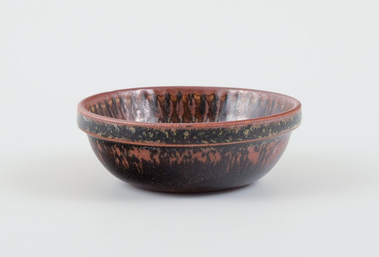 Stig Lindberg (1916-1982), Gustavsberg Studio hand,
miniature ceramic bowl.