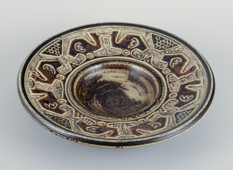 Jørgen Mogensen for Royal Copenhagen, stoneware bowl with bird motifs.