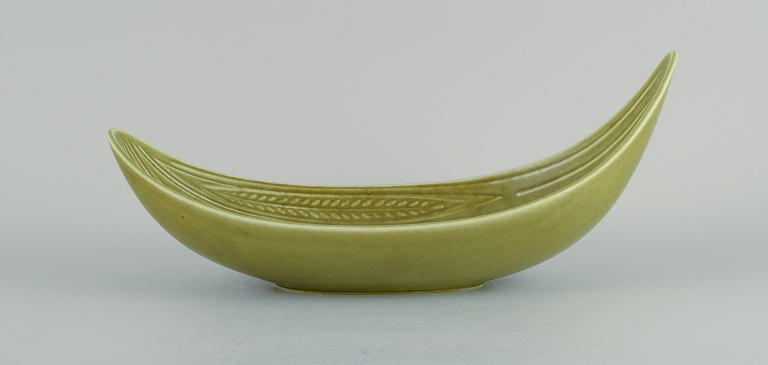 Gunnar Nylund (1904–1997) for Rörstrand. Rialto bowl in ceramic, oblong organic shape with light green glaze.