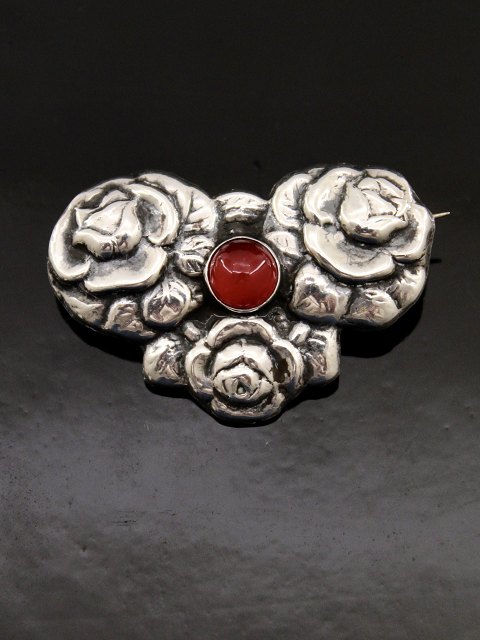 Art nouveau brooch