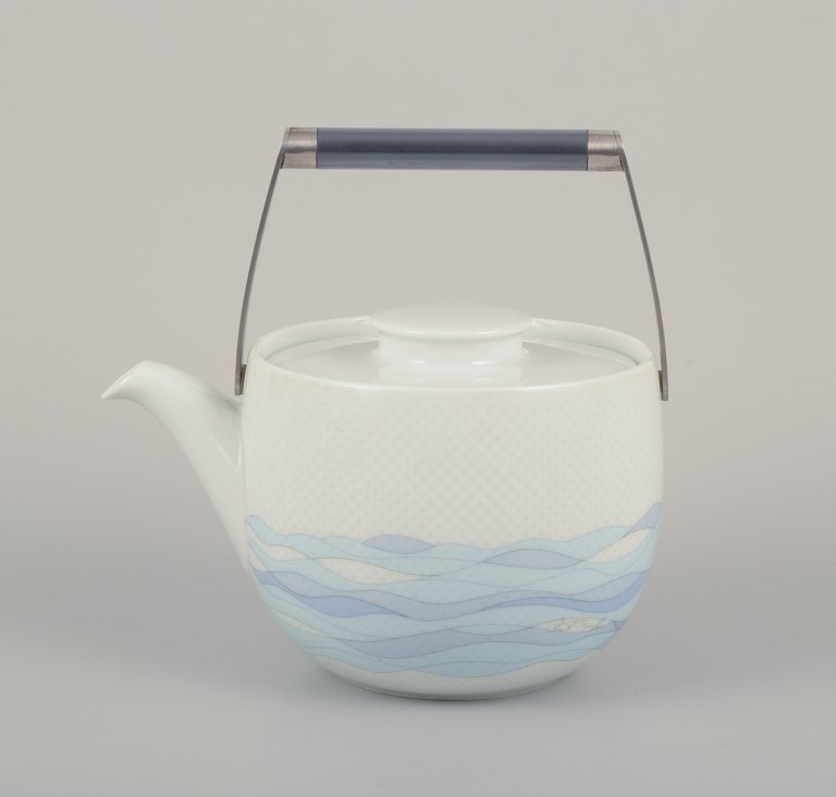 Rut Bryk og Tapio Wirkkala for Rosenthal Studio Line, Tyskland.
”Aquarius” tekande i porcelæn designet af Rut Bryk.