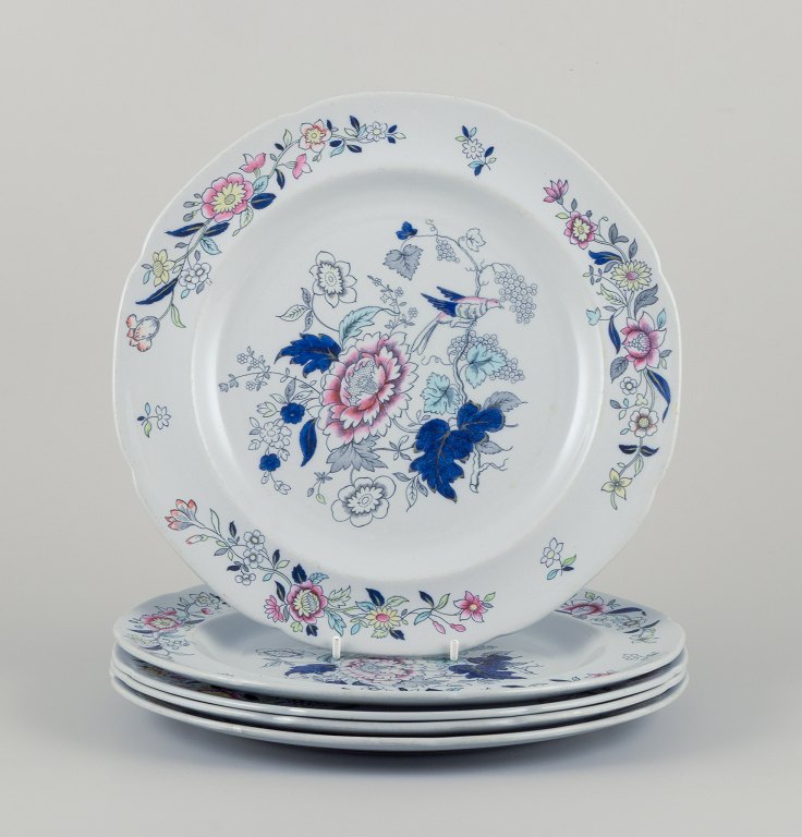 Copeland/Spode, England. 
Fem middagstallerkner i fajance.