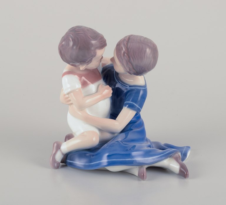 Bing & Grøndahl, porcelænsfigur af mor og dreng.