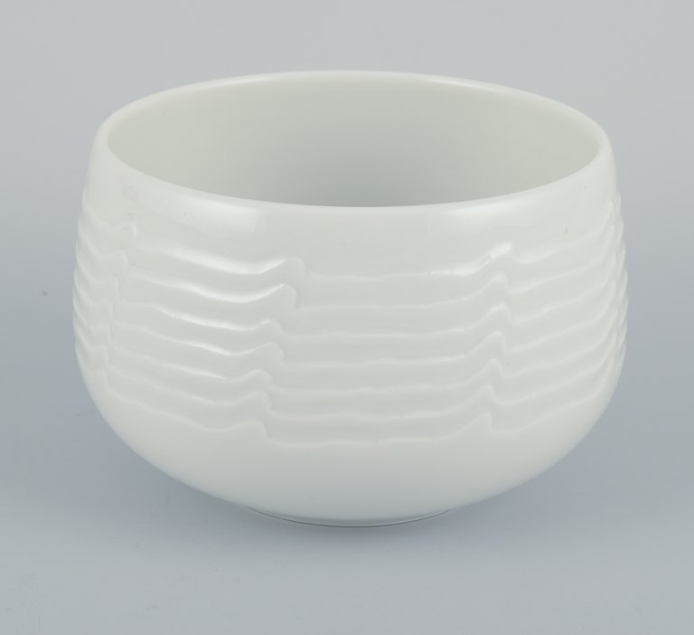 Erik Stæhr-Nielsen for Royal Copenhagen.
Unika skål af stentøj.