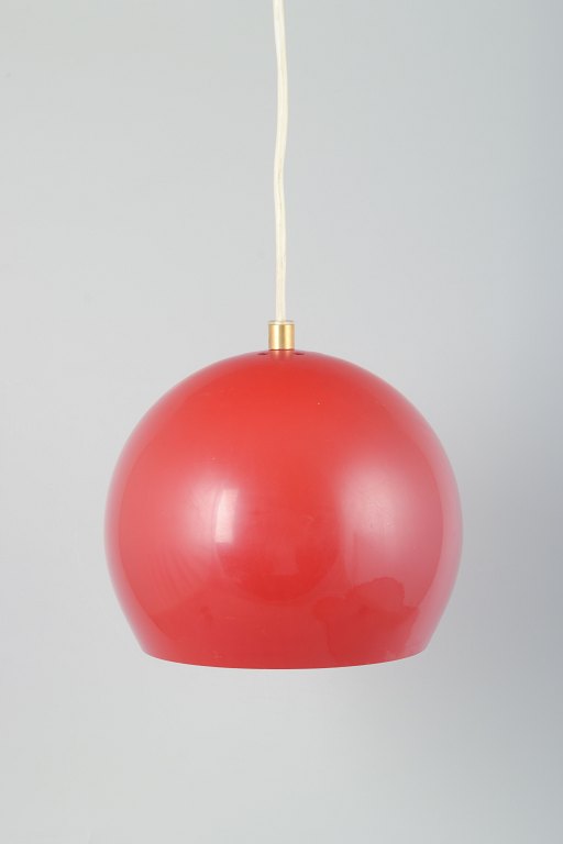 Verner Panton: Topan pendant lamp in red lacquered metal