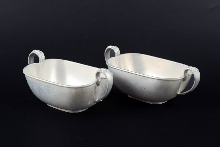 Just Andersen (1884–1943)
A pair of pewter bowls with double handles.