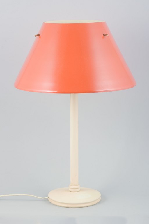 Hans-Agne Jakobsson, Markaryd
Table lamp with conical shade.