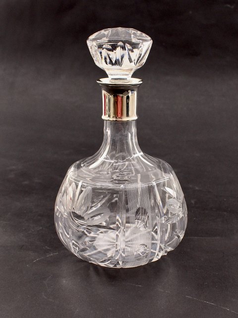 Krystal karaffel med tretårnet sølv montering