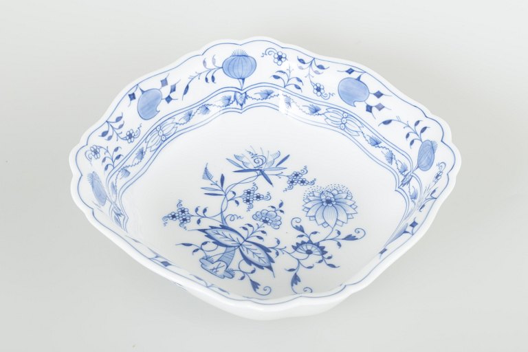 MeissenFirkantet skål, “Løgmønstret”, tidligt 1900-tal.