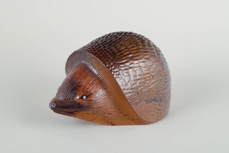 Paul Hoff for Kosta Boda / WWF
Amber glass hedgehog sculpture, 1970s.