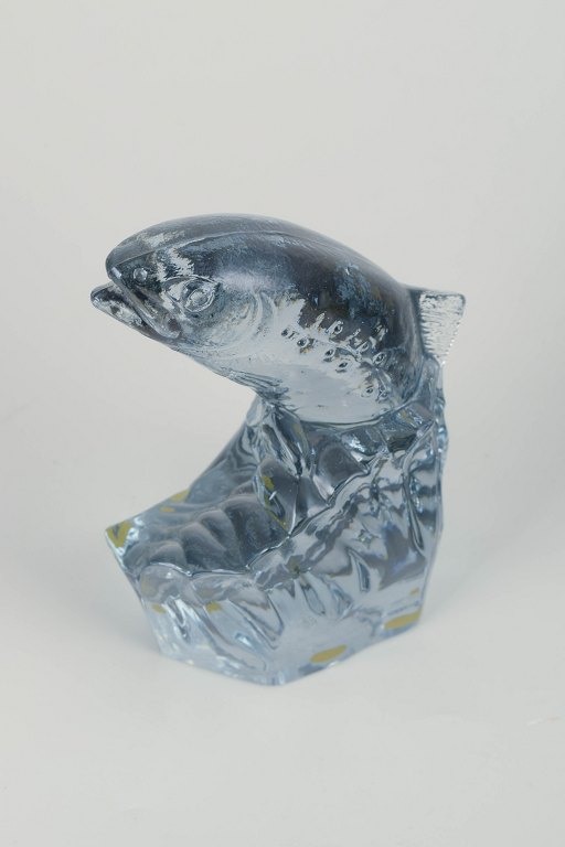 Paul Hoff for Kosta Boda / WWF
Glass sculpture of a salmon in clear art glass, 1970s.