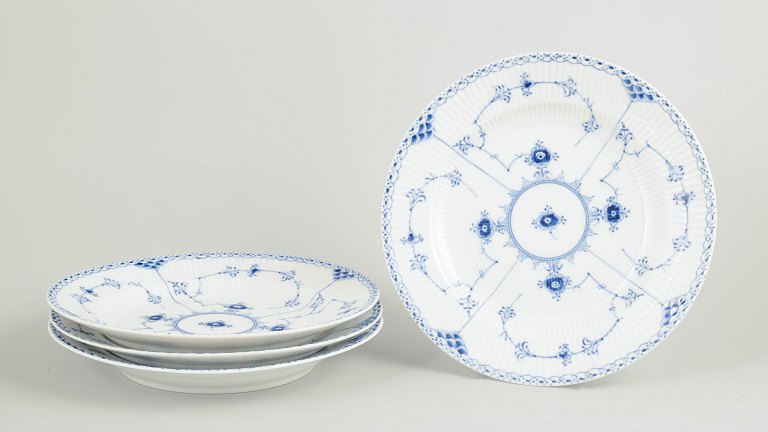 Royal Copenhagen Musselmalet Halvblonde, sæt af fire middagstallerkener.