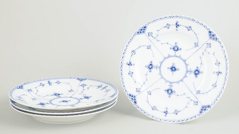 Royal Copenhagen Musselmalet Halvblonde, sæt af fire middagstallerkener.