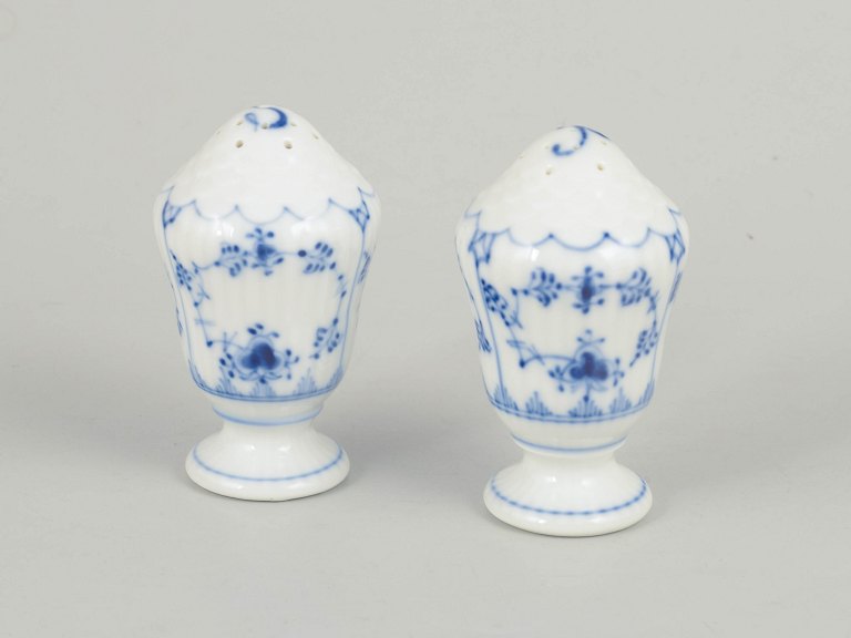Royal Copenhagen Musselmalet Riflet, salt- og pebersæt.