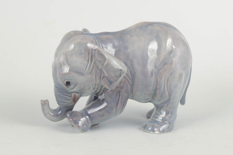 Bing & Grøndahl, elefantunge figur.