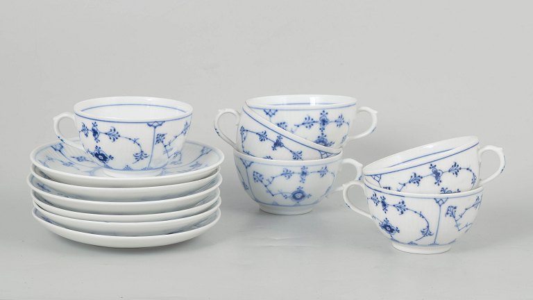 Royal Copenhagen Musselmalet Riflet, sæt af seks kaffekopper med underkopper.