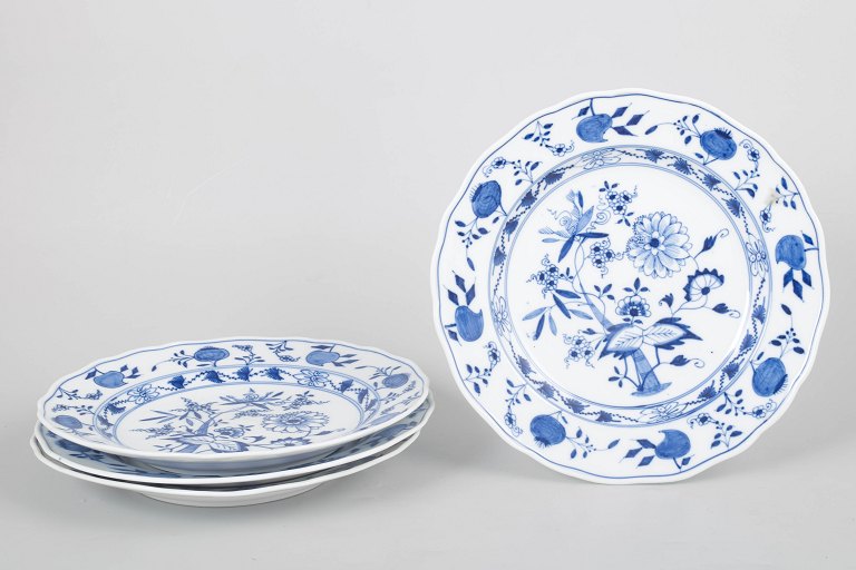 Meissen Blue Onion, set of four dinner plates.