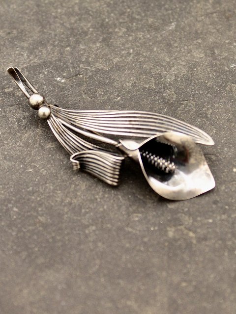 N E From sterling sølv broche